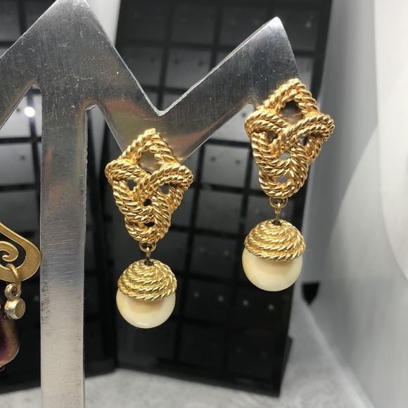 Bundle lot 2 faux pearl baroque style statement glam earrings - Picture 7 of 7